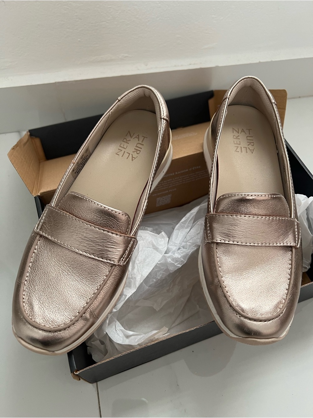 Naturalizer Women's Metallic Rose Gold Penny Loafers